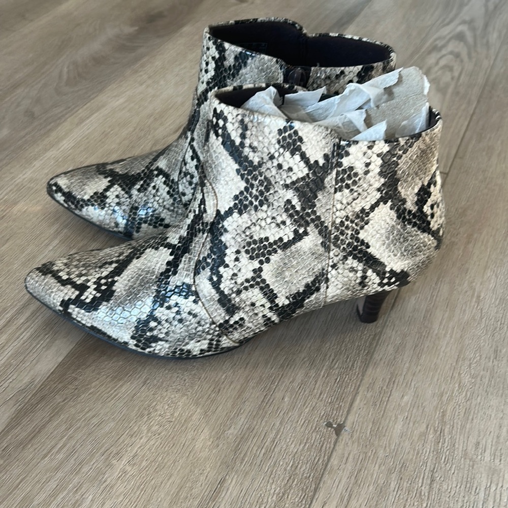 Clarks Linvale Judith ankle boot